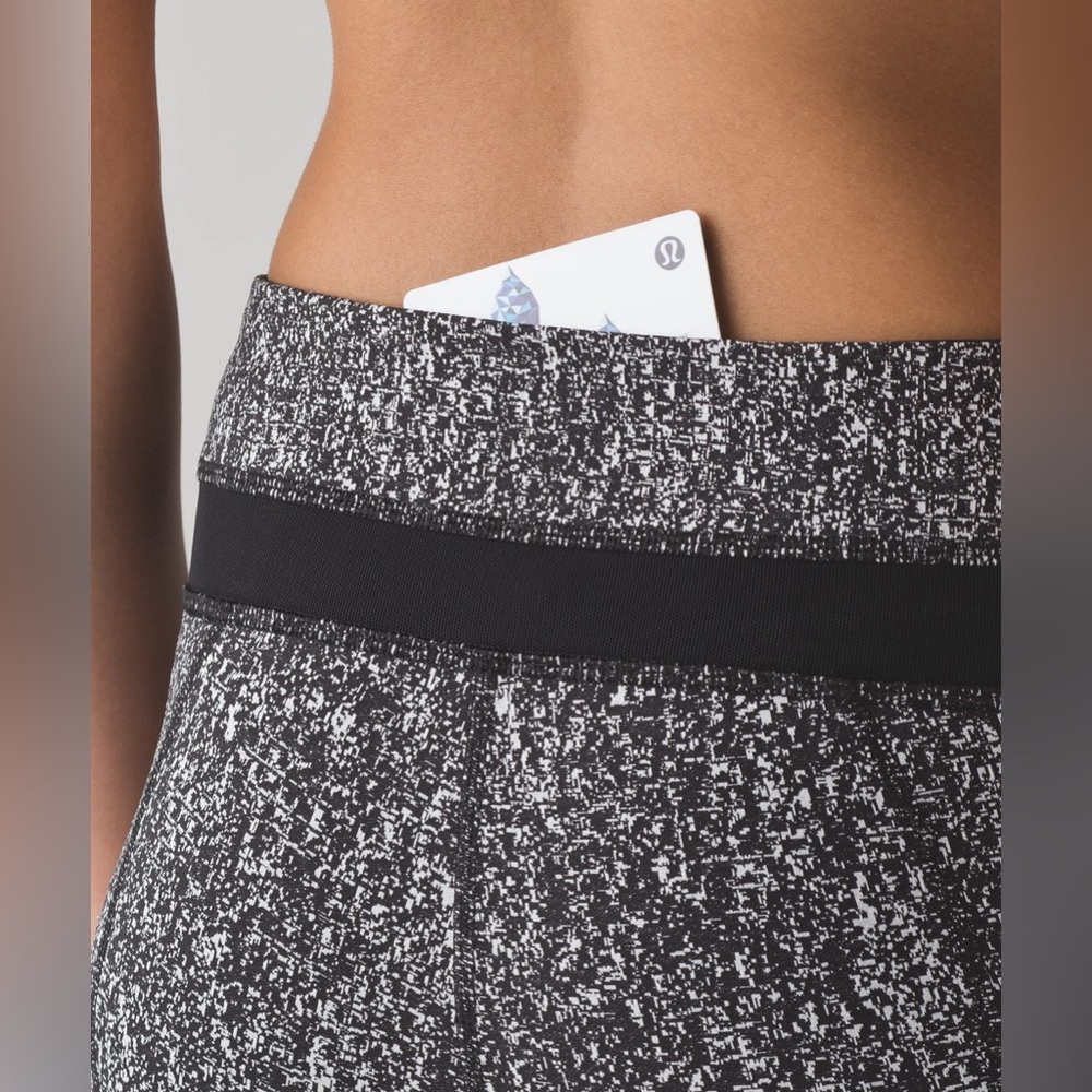 Lululemon Inspire Tight II Power Luxtreme Suited Jacquard Black & White - Size 6 - Picture 5 of 6